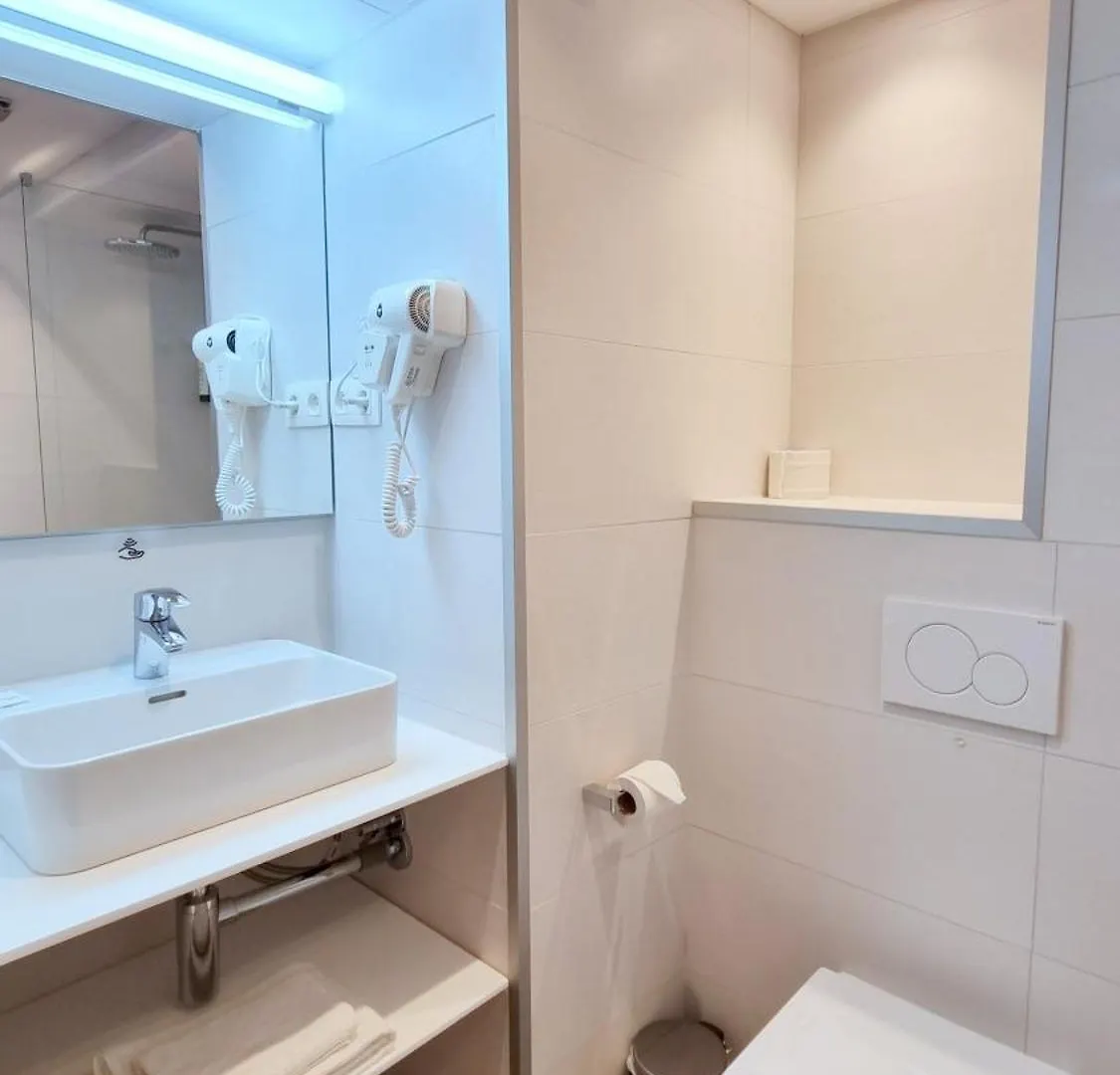 ***  Hotel Cardiff Ostend Belgium